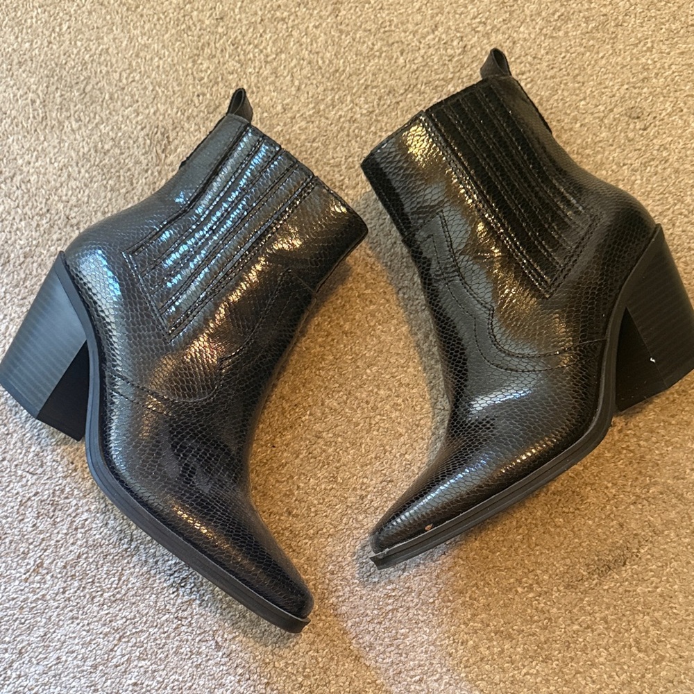 Mix No. 6 Snakeskin Pattern Black Ankle Booties